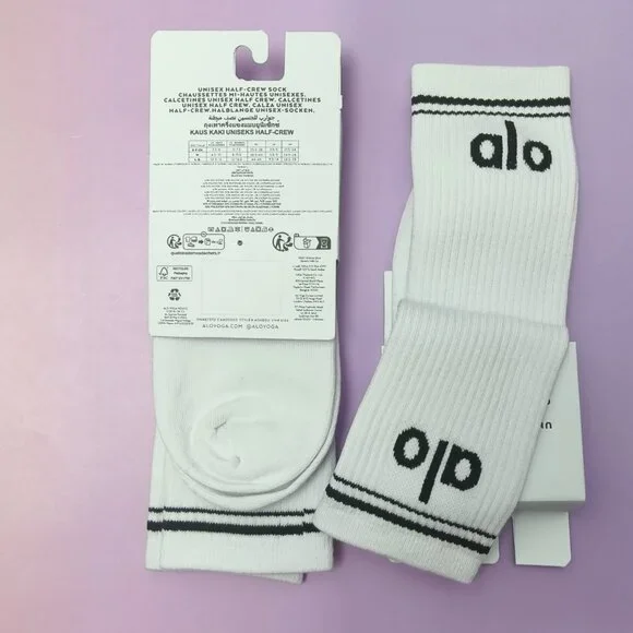 🥝NWT ALO Yoga Socks 2 Pairs - Picture 2 of 3